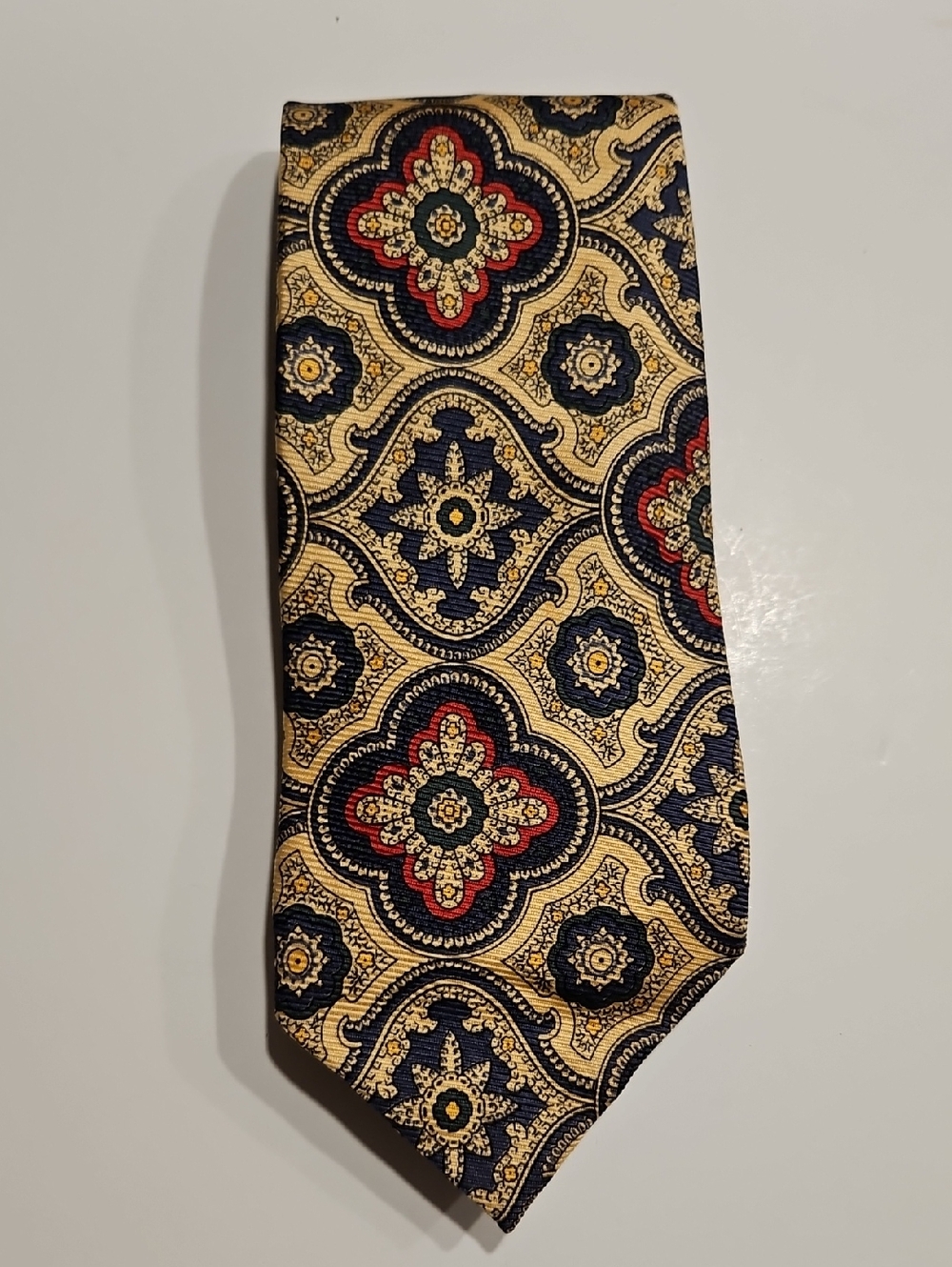 POLO RALPH LAUREN, 100% SILK TIE GEOMETRIC DESIGN